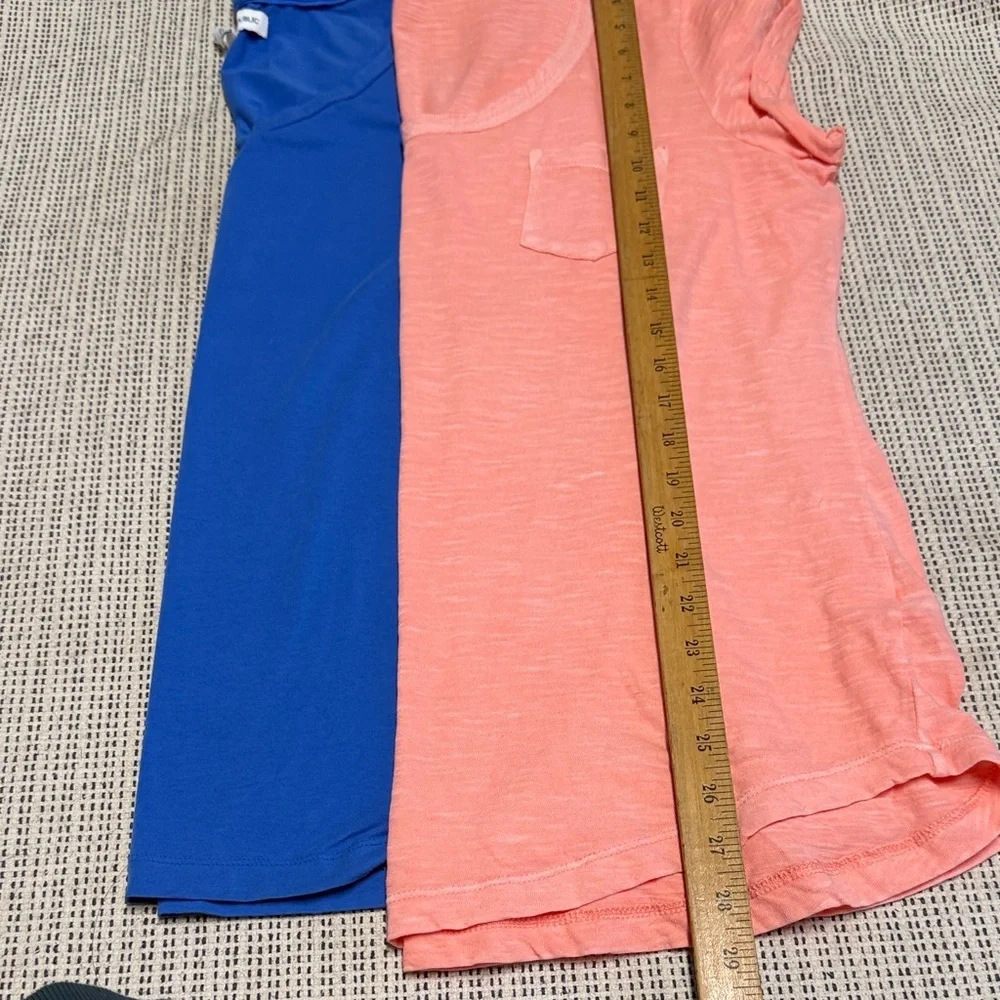 2 Banana Republic Lightweight Cotton Tees - Picture 2 of 7